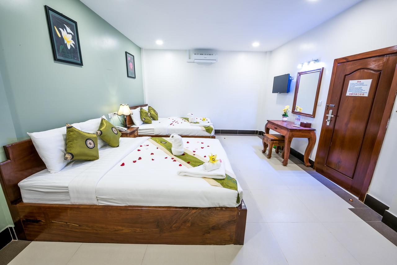 Nks Hotel Phnom Penh Exterior foto