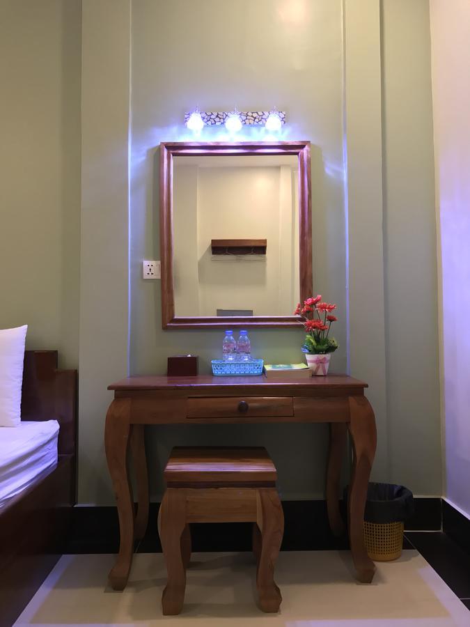 Nks Hotel Phnom Penh Exterior foto